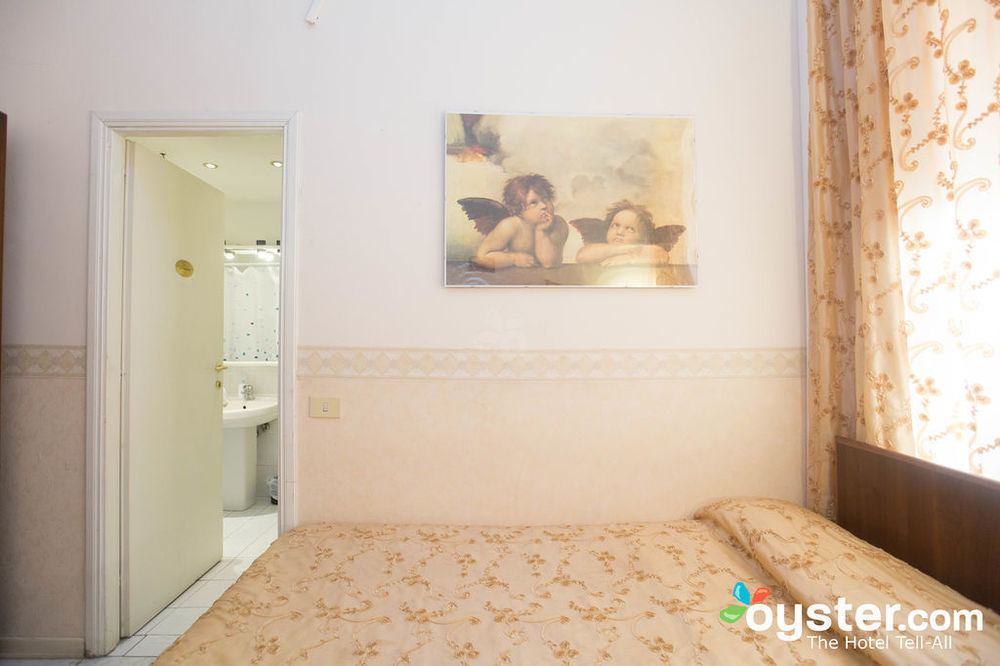 บีแอนด์บี คาปริชชี โรมานี Hotel ภายนอก รูปภาพ